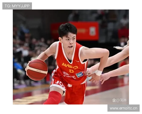 杨舒予家的猫都比我会投三分