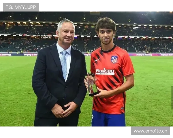 菲利克斯赛场上拽得飞起，私下竟然连做饭都要请人帮忙？